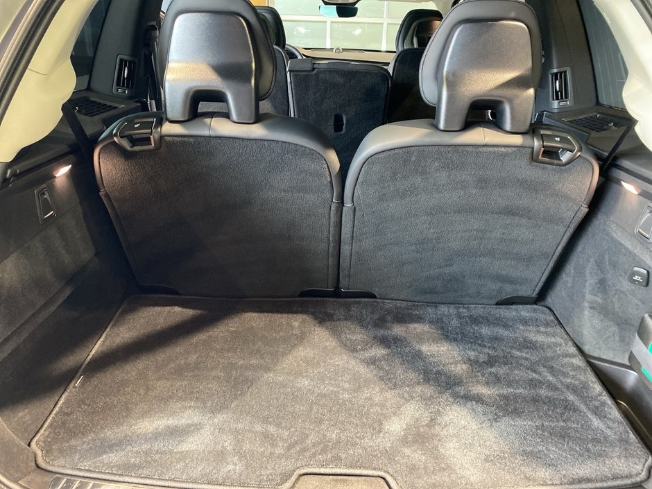 2025 Volvo XC90 Plug-In Hybrid Ultra Bright Theme-20