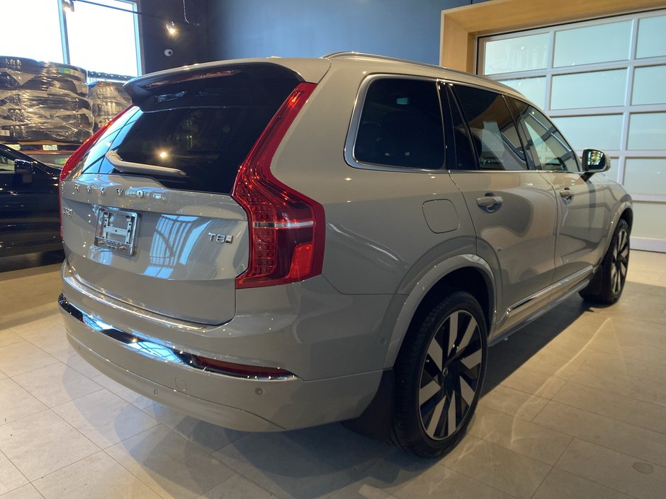 2025 Volvo XC90 Plug-In Hybrid Ultra Bright Theme-4