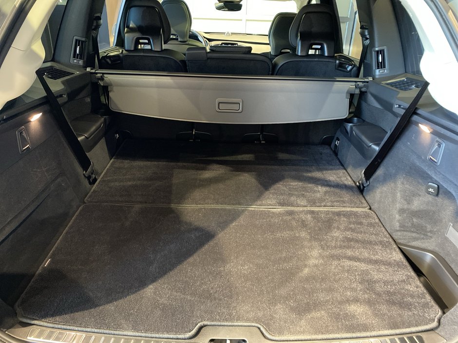 2025 Volvo XC90 Plug-In Hybrid Ultra Bright Theme-21