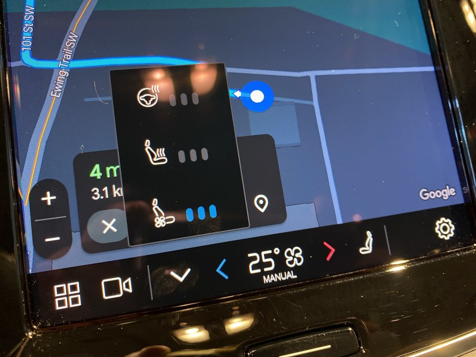 2025 Volvo XC90 Plug-In Hybrid Ultra Bright Theme-13