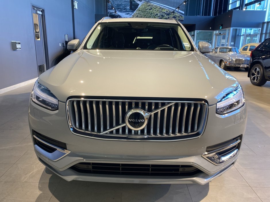 2025 Volvo XC90 Plug-In Hybrid Ultra Bright Theme-7