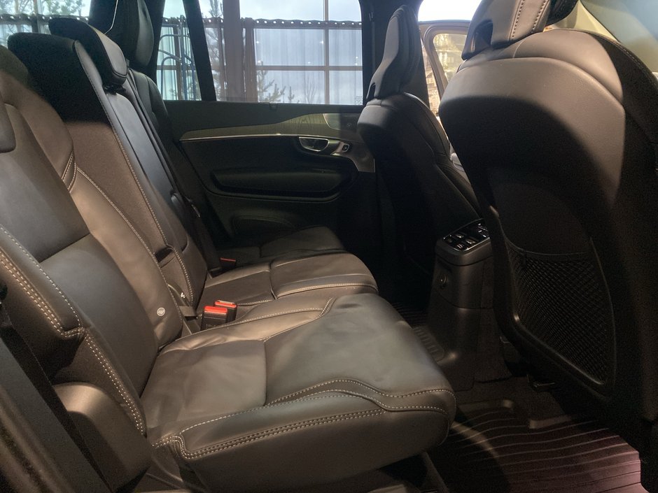 2025 Volvo XC90 Plug-In Hybrid Ultra Bright Theme-24