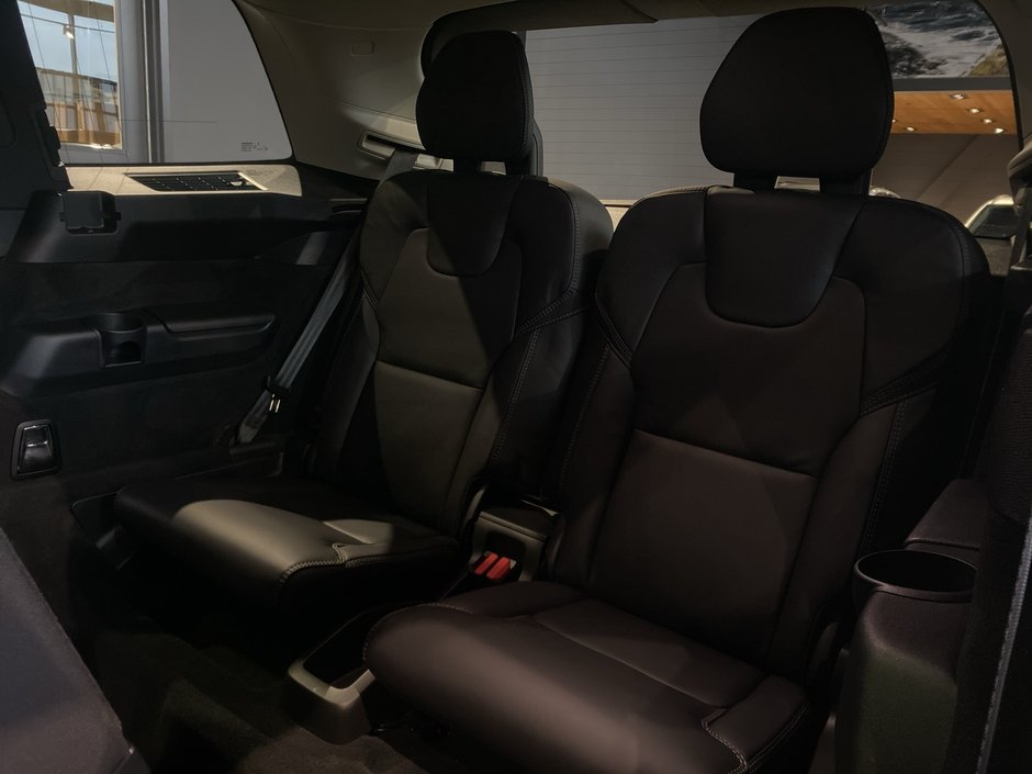 2025 Volvo XC90 Plug-In Hybrid Ultra Bright Theme-20