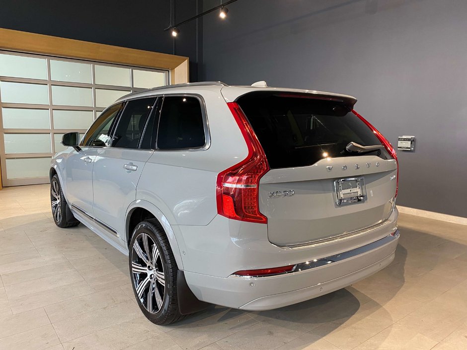 2025 Volvo XC90 Plug-In Hybrid T8 AWD Ultra Bright Theme 7-Seater-2