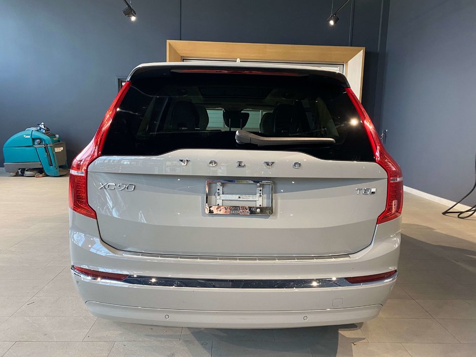 2025 Volvo XC90 Plug-In Hybrid T8 AWD Ultra Bright Theme 7-Seater-3