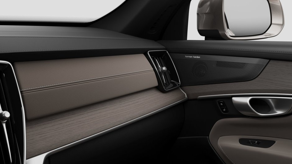 2026 Volvo XC90 Plug-In Hybrid Plus Bright Theme-8