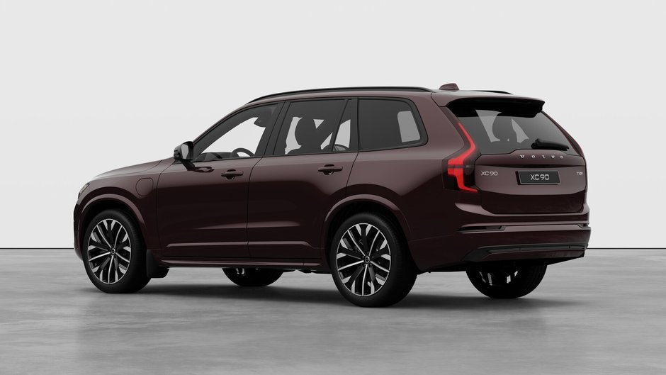 2026 Volvo XC90 Plug-In Hybrid Ultra Dark Theme-1