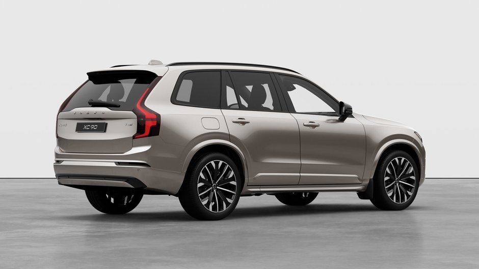 2026 Volvo XC90 Plug-in hybrid Ultra 7-Seater (Dark Theme)-3