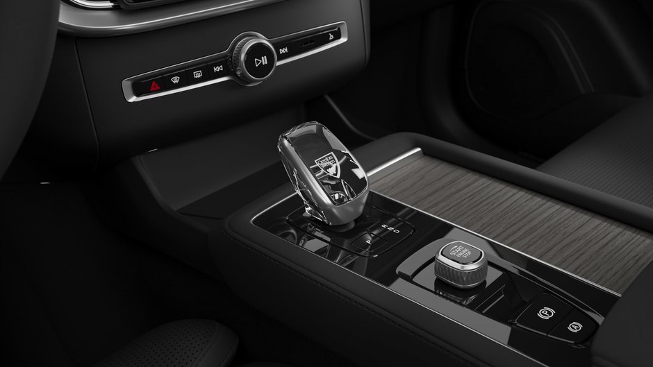 2026 Volvo XC90 Plug-In Hybrid Ultra Dark Theme-10