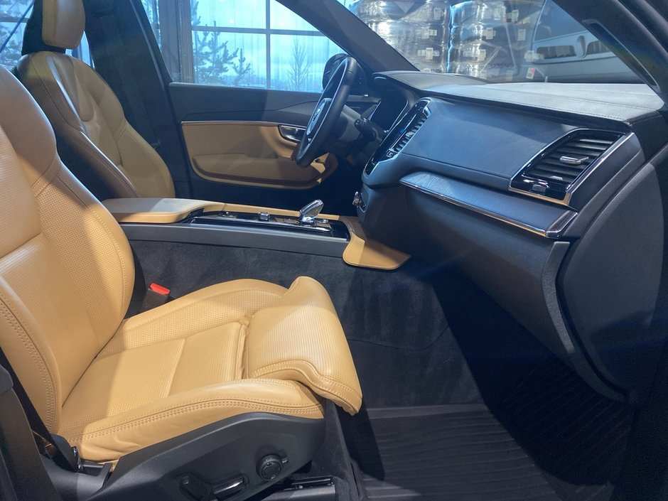 2024 Volvo XC90 Recharge T8 eAWD PHEV Ultimate Bright Theme 7-Seater-24