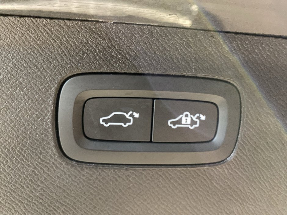 2024 Volvo XC90 Recharge T8 eAWD PHEV Ultimate Bright Theme 7-Seater-22