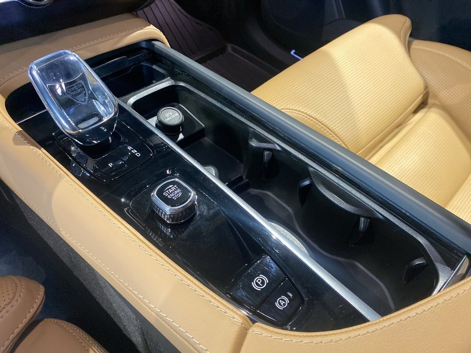 2024 Volvo XC90 Recharge T8 eAWD PHEV Ultimate Bright Theme 7-Seater-13