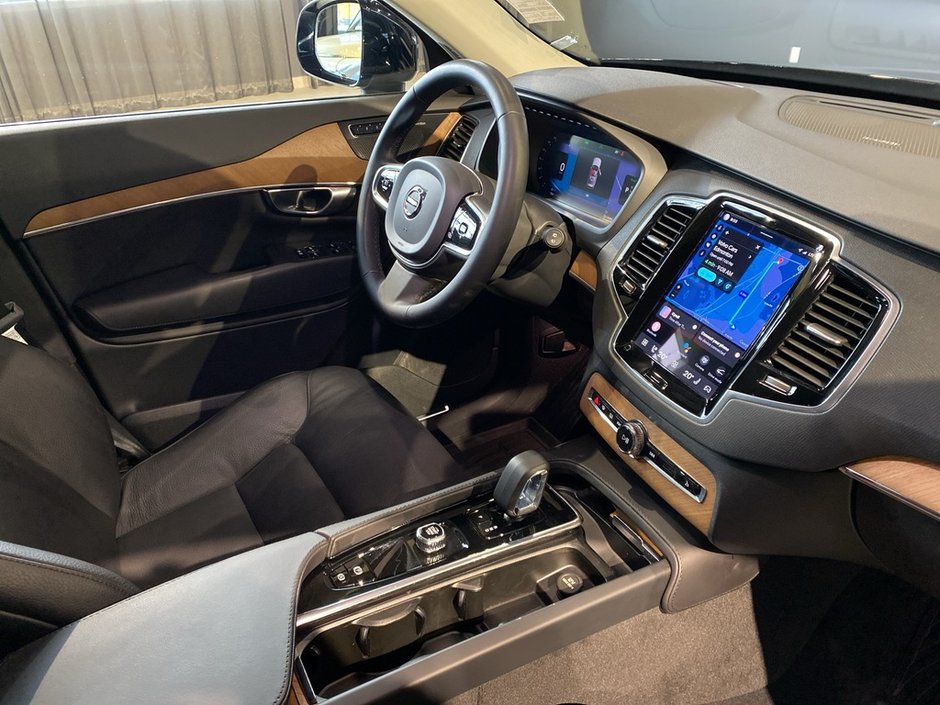 2024 Volvo XC90 Recharge T8 eAWD PHEV Plus Bright Theme 7-Seater-24