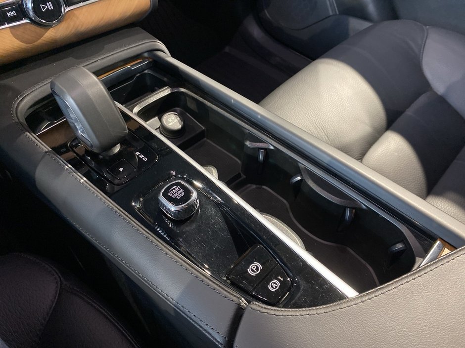 2024 Volvo XC90 Recharge T8 eAWD PHEV Plus Bright Theme 7-Seater-10