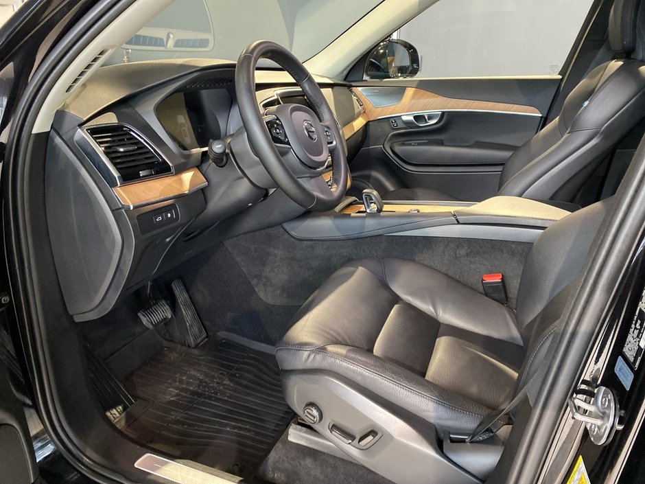 2024 Volvo XC90 Recharge T8 eAWD PHEV Plus Bright Theme 7-Seater-8