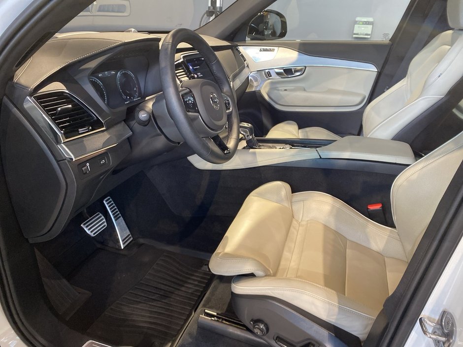2022 Volvo XC90 T6 AWD R-Design 7 Seater-9