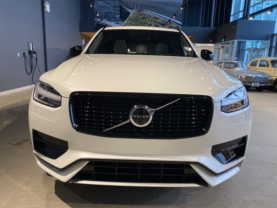 2022 Volvo XC90 T6 AWD R-Design 7 Seater-7