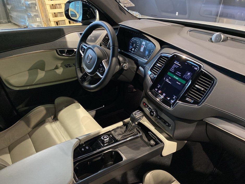 2022 Volvo XC90 T6 AWD R-Design 7 Seater-26