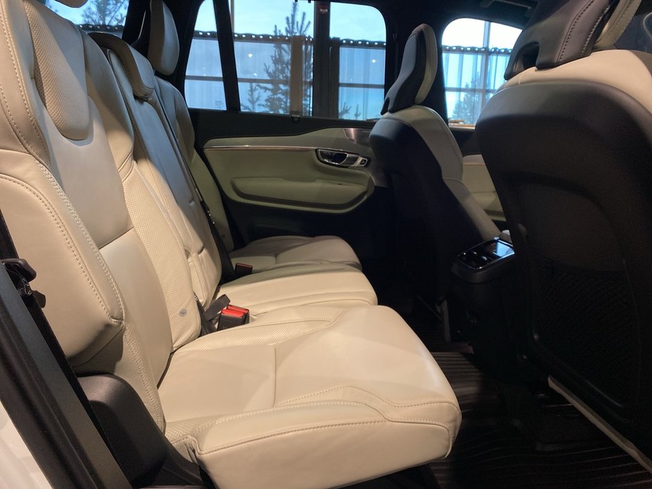 2022 Volvo XC90 T6 AWD R-Design 7 Seater-24