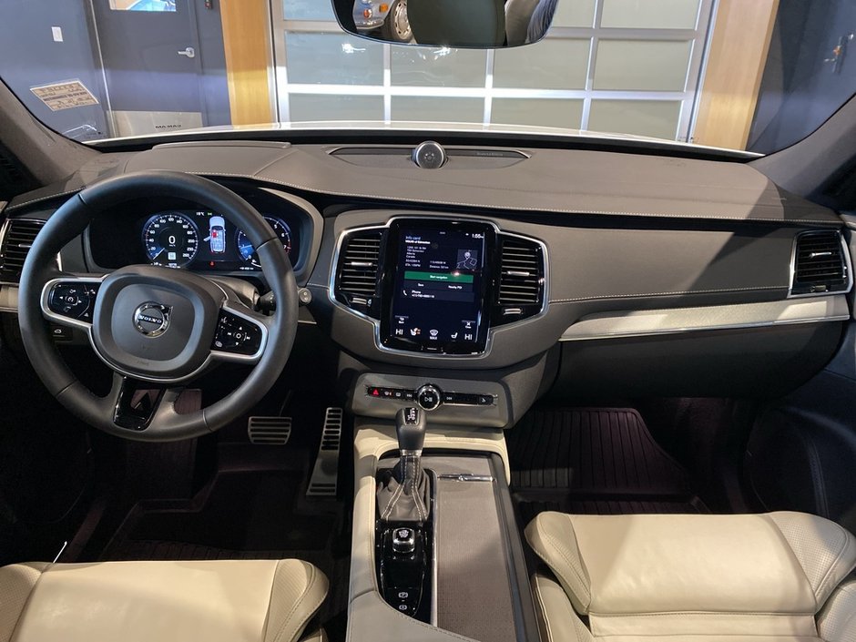 2022 Volvo XC90 T6 AWD R-Design 7 Seater-10