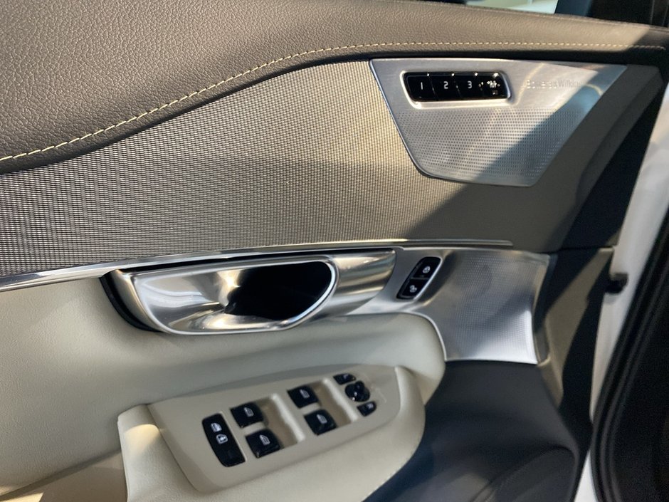 2022 Volvo XC90 T6 AWD R-Design 7 Seater-11