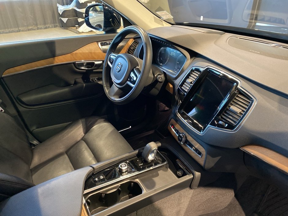 2022 Volvo XC90 Recharge Inscription Expression-23