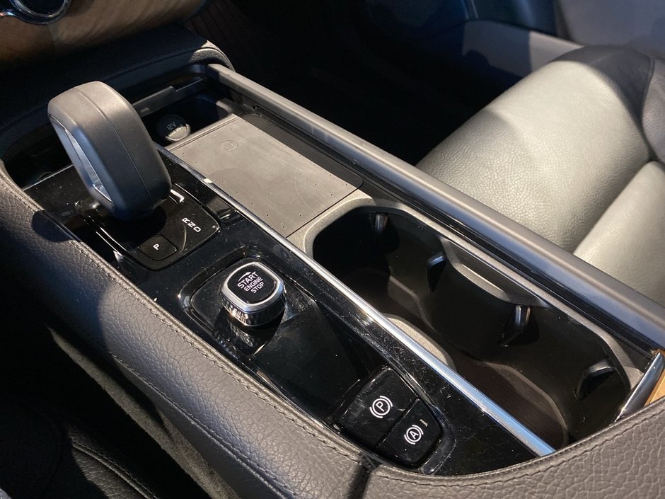 2022 Volvo XC90 Recharge Inscription Expression-12