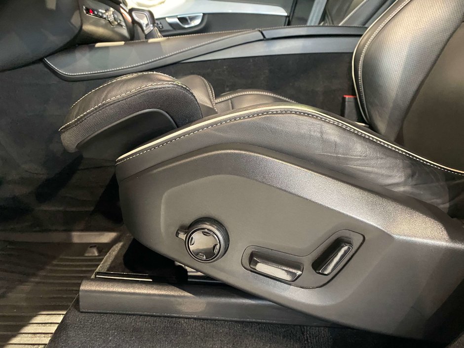 2022 Volvo XC90 T6 AWD R-Design 7 Seater-13