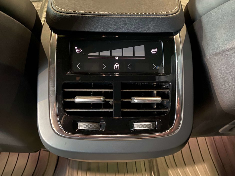 2022 Volvo XC90 T6 AWD R-Design 7 Seater-18