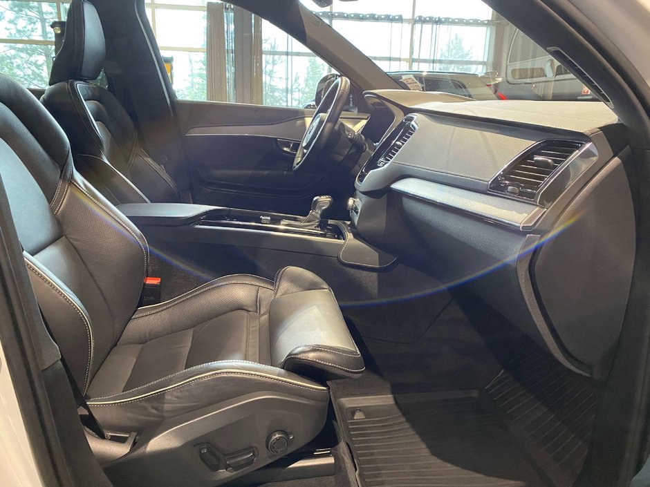 2022 Volvo XC90 T6 AWD R-Design 7 Seater-25