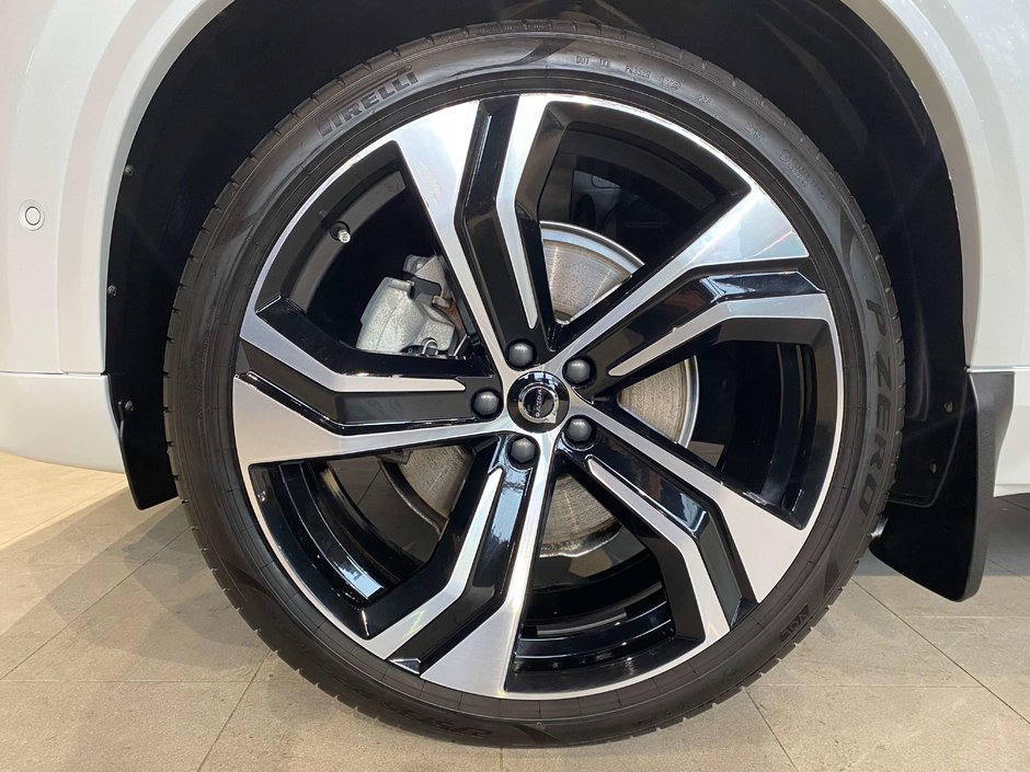 2022 Volvo XC90 T6 AWD R-Design 7 Seater-8