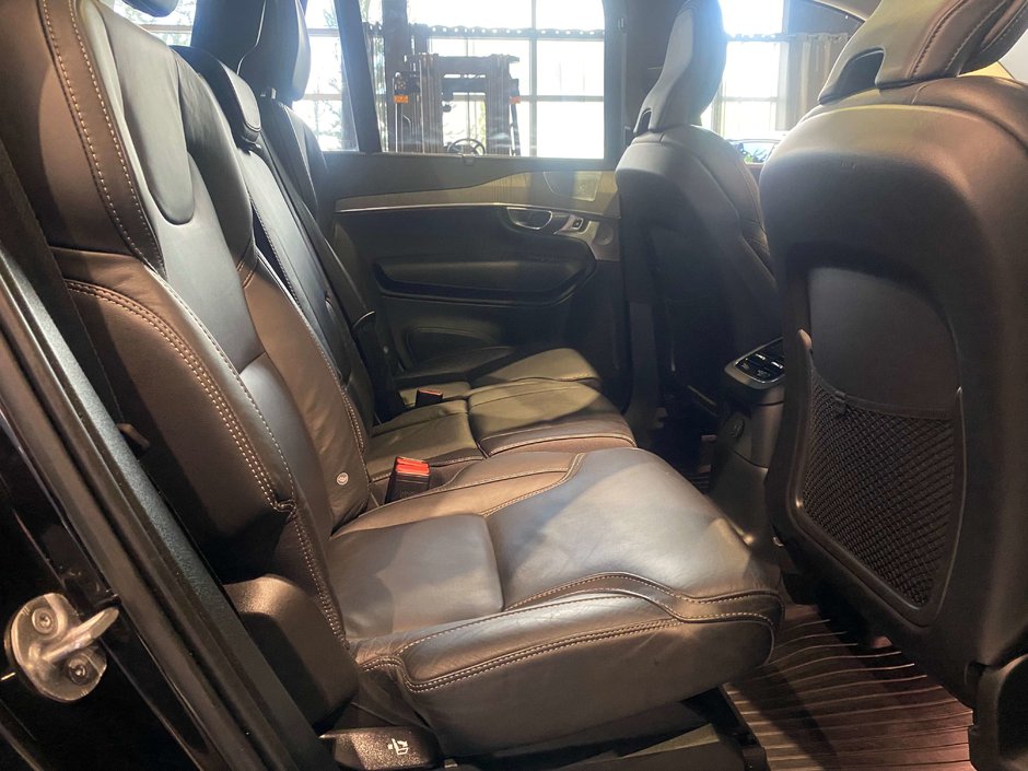 2023 Volvo XC90 Recharge Ultimate Dark-24