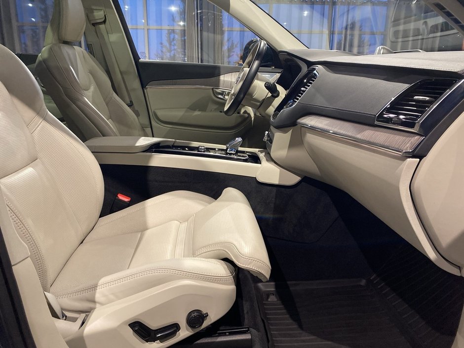 2024 Volvo XC90 B6 AWD Ultimate Bright Theme 7-Seater-25
