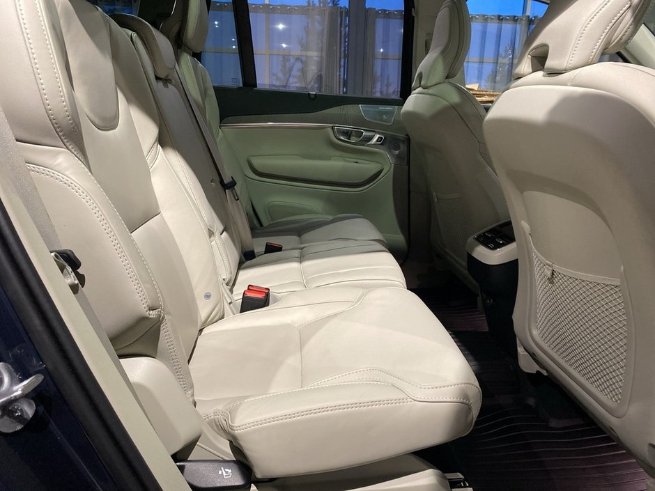 2024 Volvo XC90 B6 AWD Ultimate Bright Theme 7-Seater-24