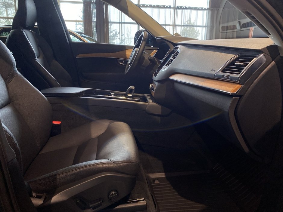 2024 Volvo XC90 B6 AWD Core Bright Theme 7-Seater-24