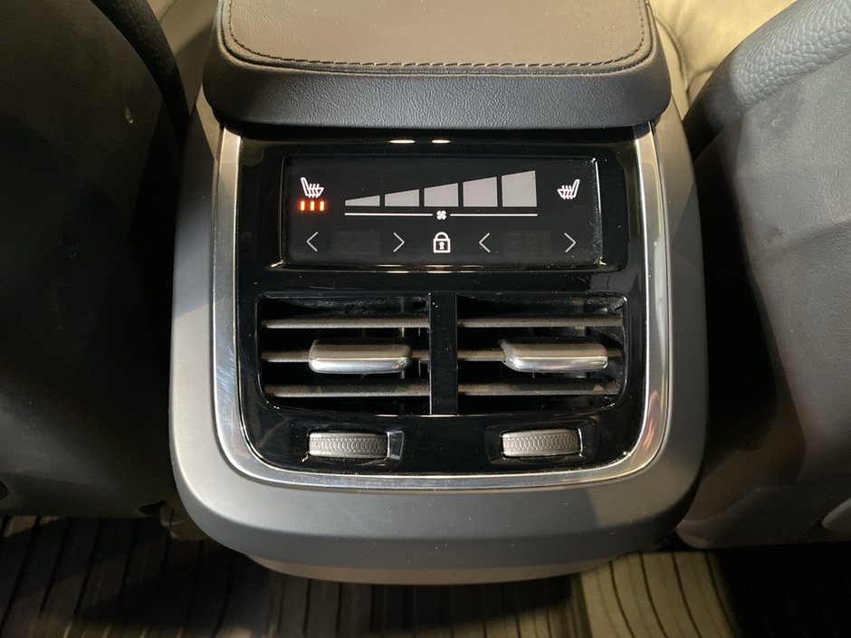 2024 Volvo XC90 B6 AWD Core Bright Theme 7-Seater-18
