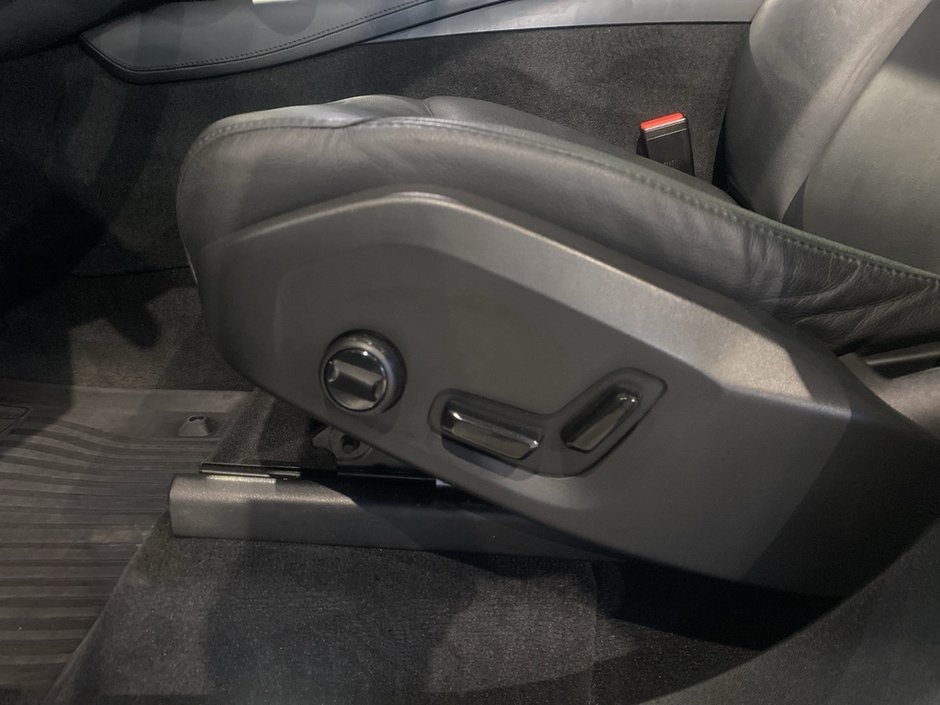 2024 Volvo XC90 B6 AWD Core Bright Theme 7-Seater-13
