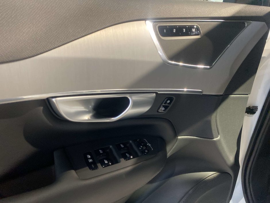 2024 Volvo XC90 B6 AWD Core Bright Theme 7-Seater-11