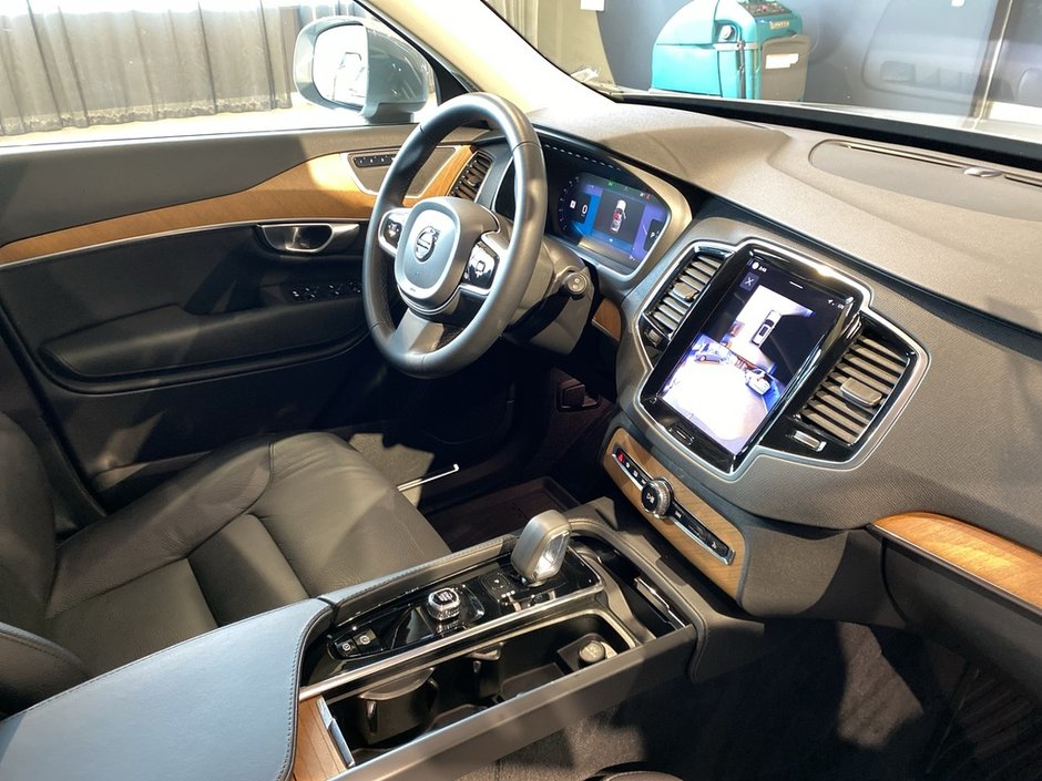 2024 Volvo XC90 B6 AWD Plus Bright Theme 7-Seater-23