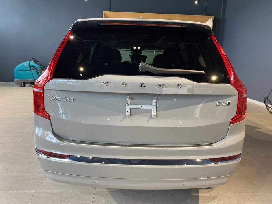 2024 Volvo XC90 B6 AWD Plus Bright Theme 7-Seater-3