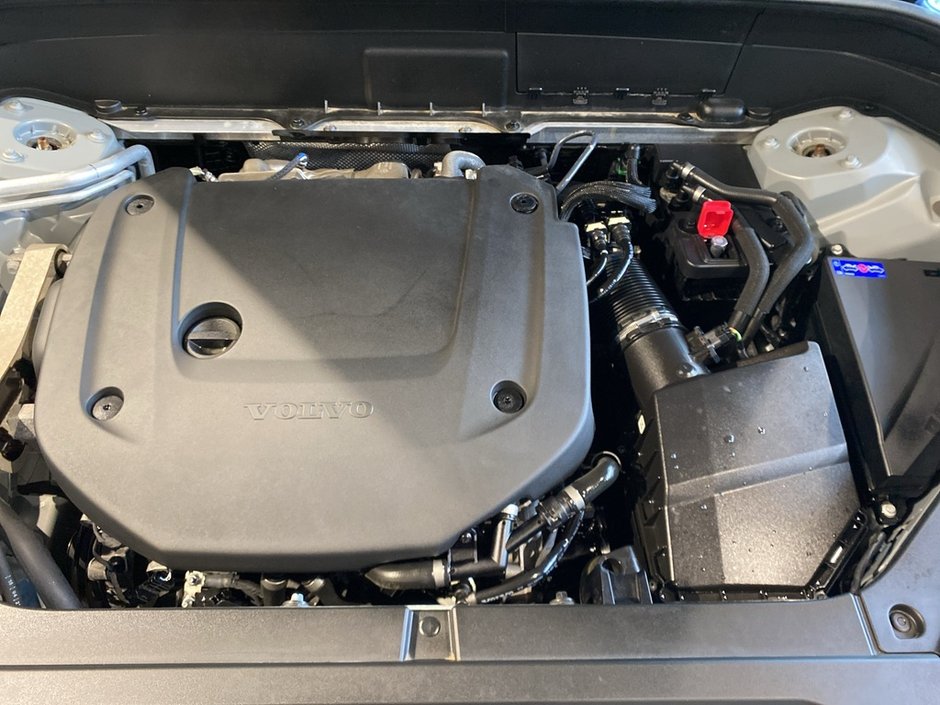 2024 Volvo XC90 B6 AWD Plus Bright Theme 7-Seater-25