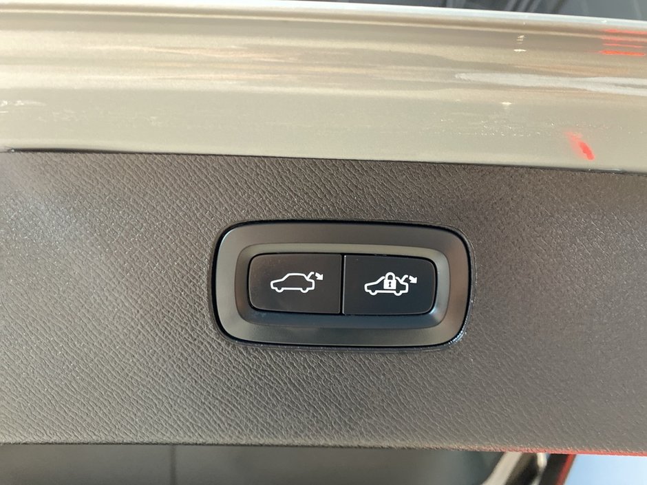 2024 Volvo XC90 B6 AWD Plus Bright Theme 7-Seater-20
