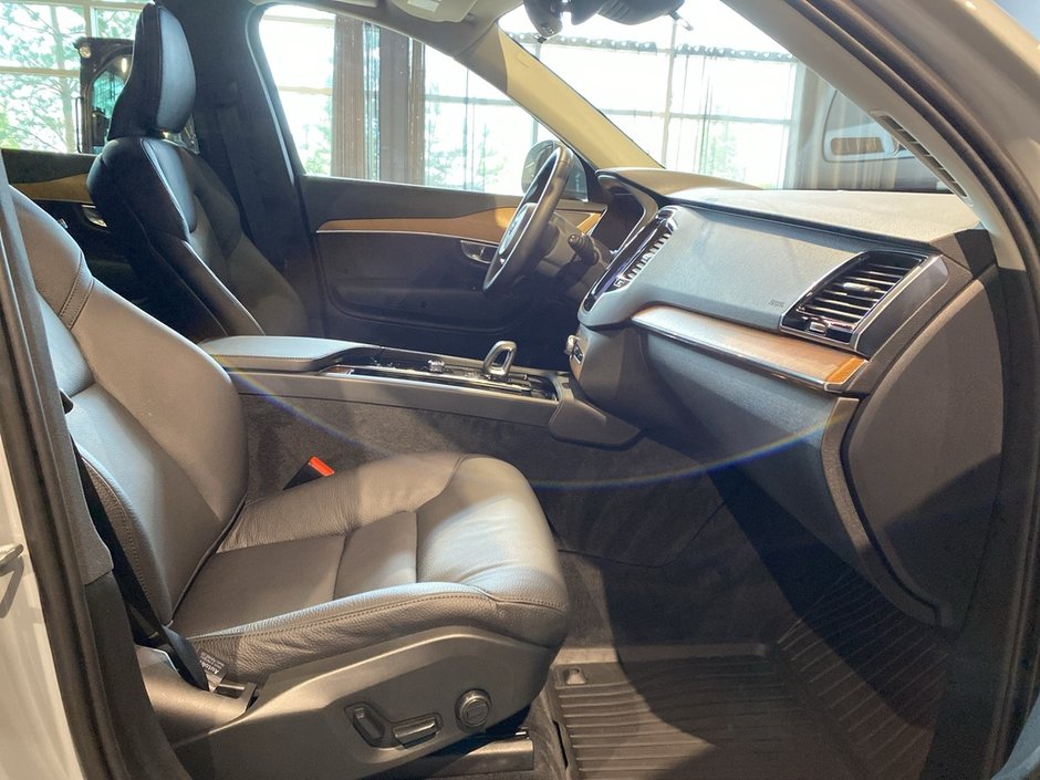 2024 Volvo XC90 B6 AWD Plus Bright Theme 7-Seater-22