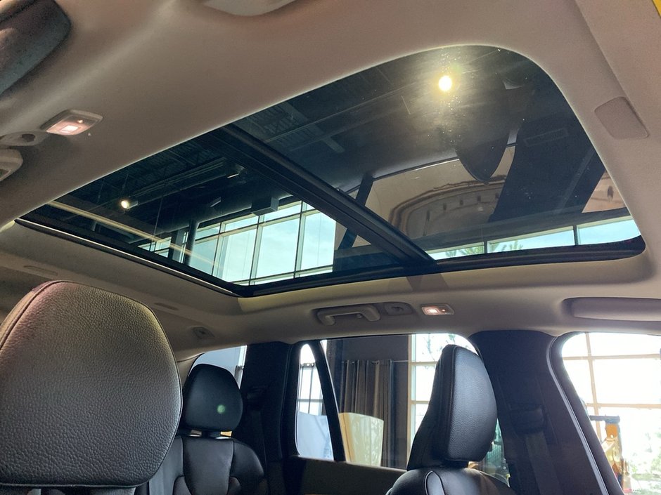 2024 Volvo XC90 B6 AWD Plus Bright Theme 7-Seater-24