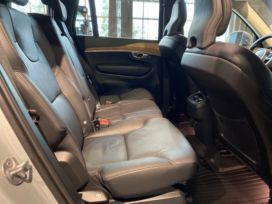 2024 Volvo XC90 B6 AWD Plus Bright Theme 7-Seater-21