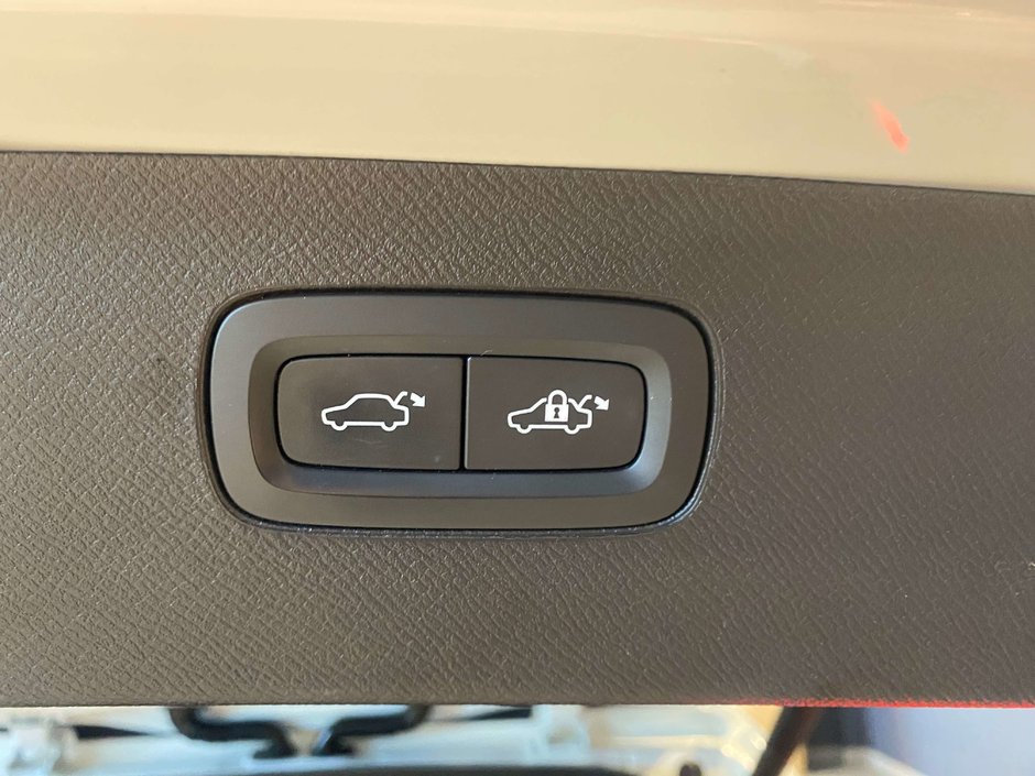 2024 Volvo XC90 B6 AWD Core Bright Theme 7-Seater-21