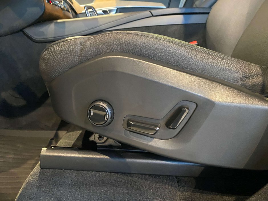 2024 Volvo XC90 B6 AWD Core Bright Theme 7-Seater-12