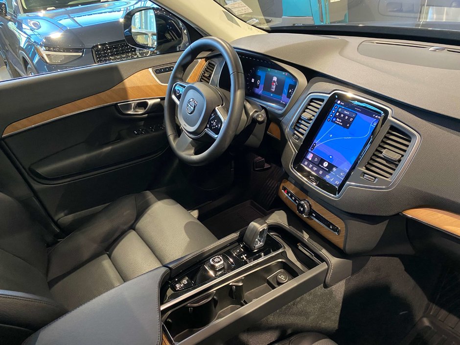 2024 Volvo XC90 B6 AWD Core Bright Theme 7-Seater-24
