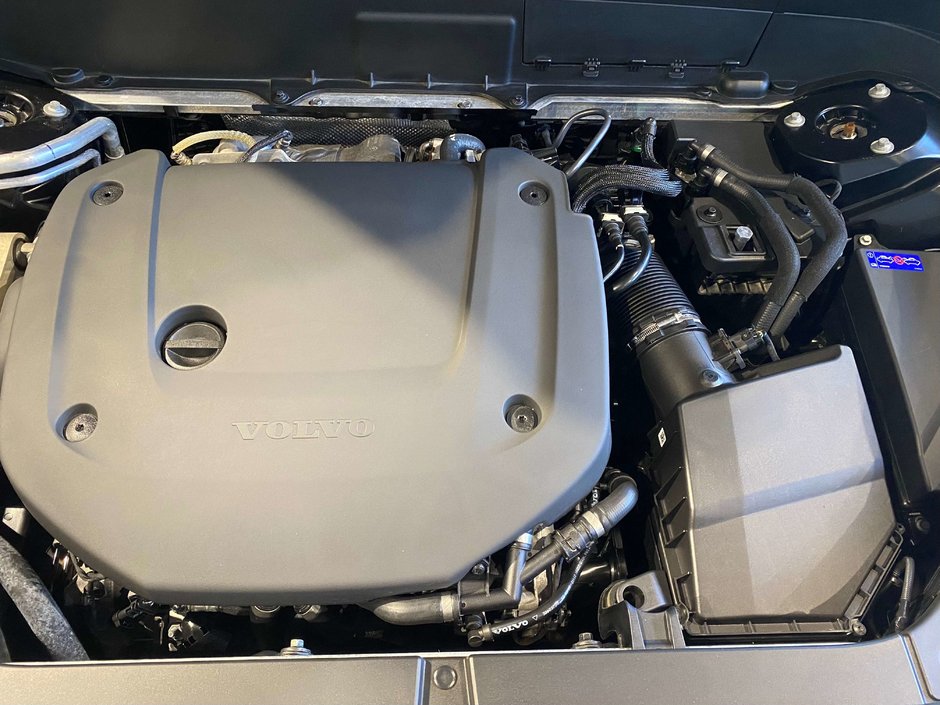 2024 Volvo XC90 B6 AWD Ultimate Bright Theme 7-Seater-27