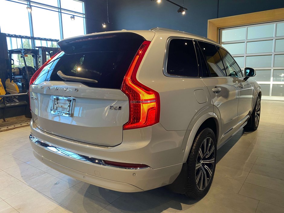 2024 Volvo XC90 B6 AWD Plus Bright Theme 7-Seater-4